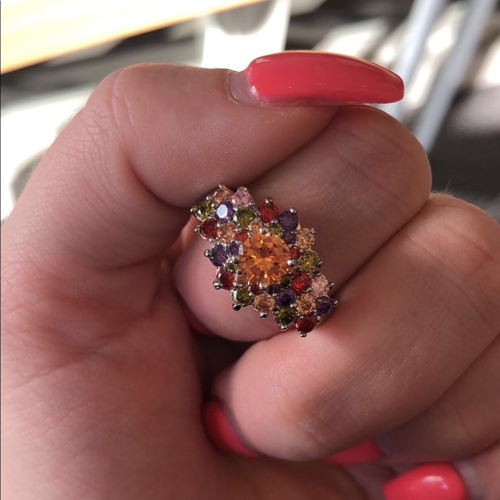 Multicolored ring
